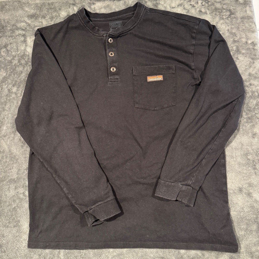 Patagonia Mens XL Black Long Sleeve Henley Pocket T-Shirt P-6 Logo Patch